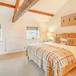 5 Bed In Penrith Oc-sz111 بيت للعطل *