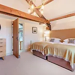 5 Bed In Penrith Oc-sz111 بيت للعطل